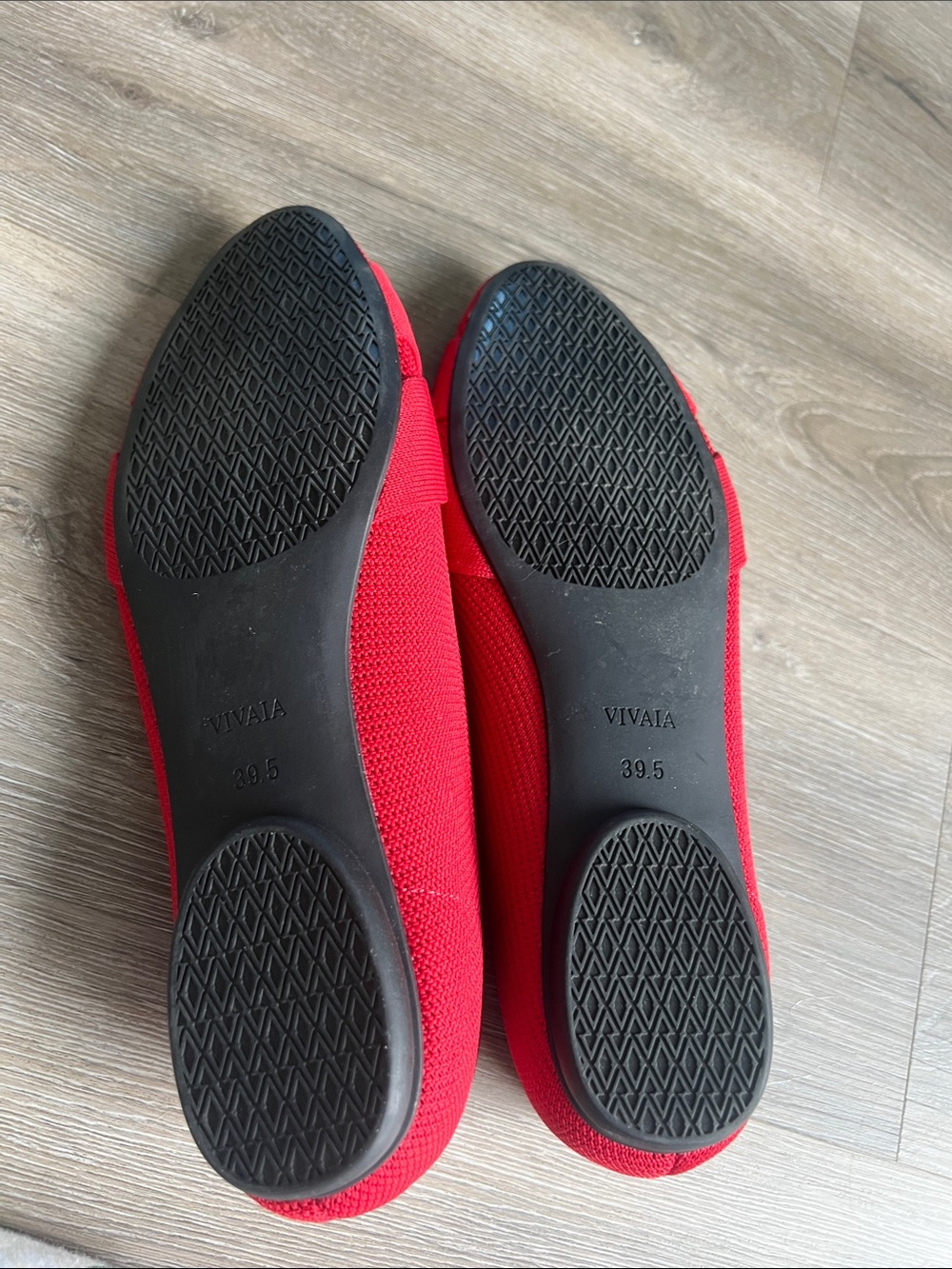 Vivaia Bibi Almond-Toe Knotted Flats in Ruby Red - Picture 11 of 12